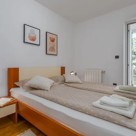 Malerisches Mit Mediterranem Garten - Nur 450 Meter Zum דירה פורץ