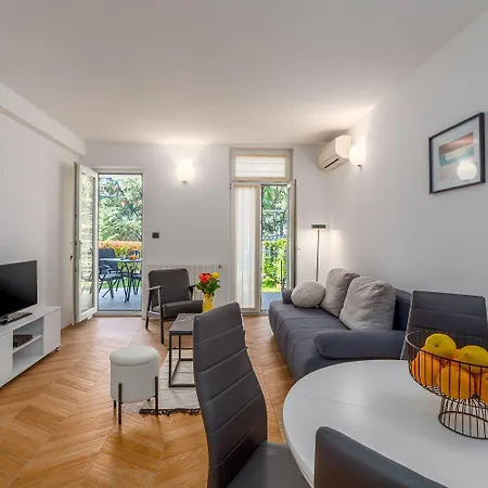 Malerisches Mit Mediterranem Garten - Nur 450 Meter Zum * פורץ