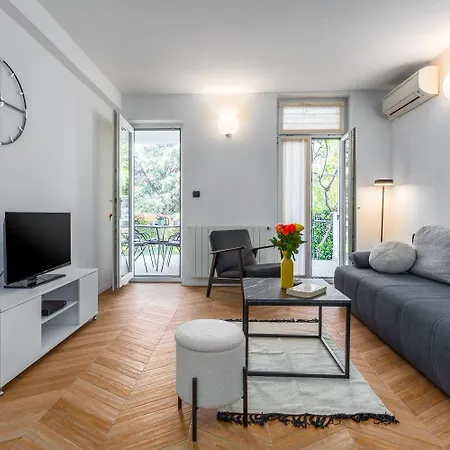 Malerisches Mit Mediterranem Garten - Nur 450 Meter Zum דירה