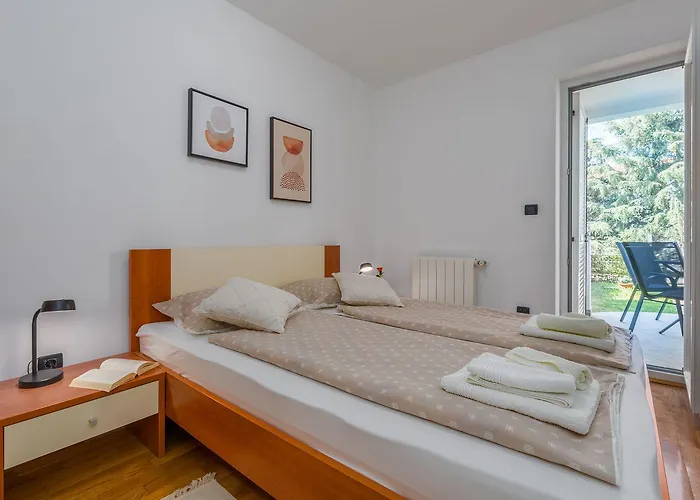 Malerisches Mit Mediterranem Garten - Nur 450 Meter Zum Apartamento Poreč