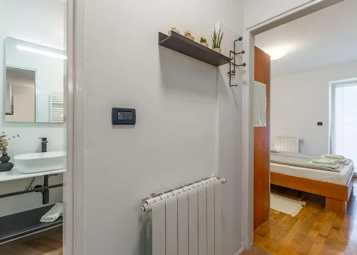 Apartamento Malerisches Mit Mediterranem Garten - Nur 450 Meter Zum Poreč