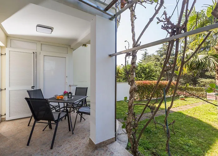 Apartamento Malerisches Mit Mediterranem Garten - Nur 450 Meter Zum